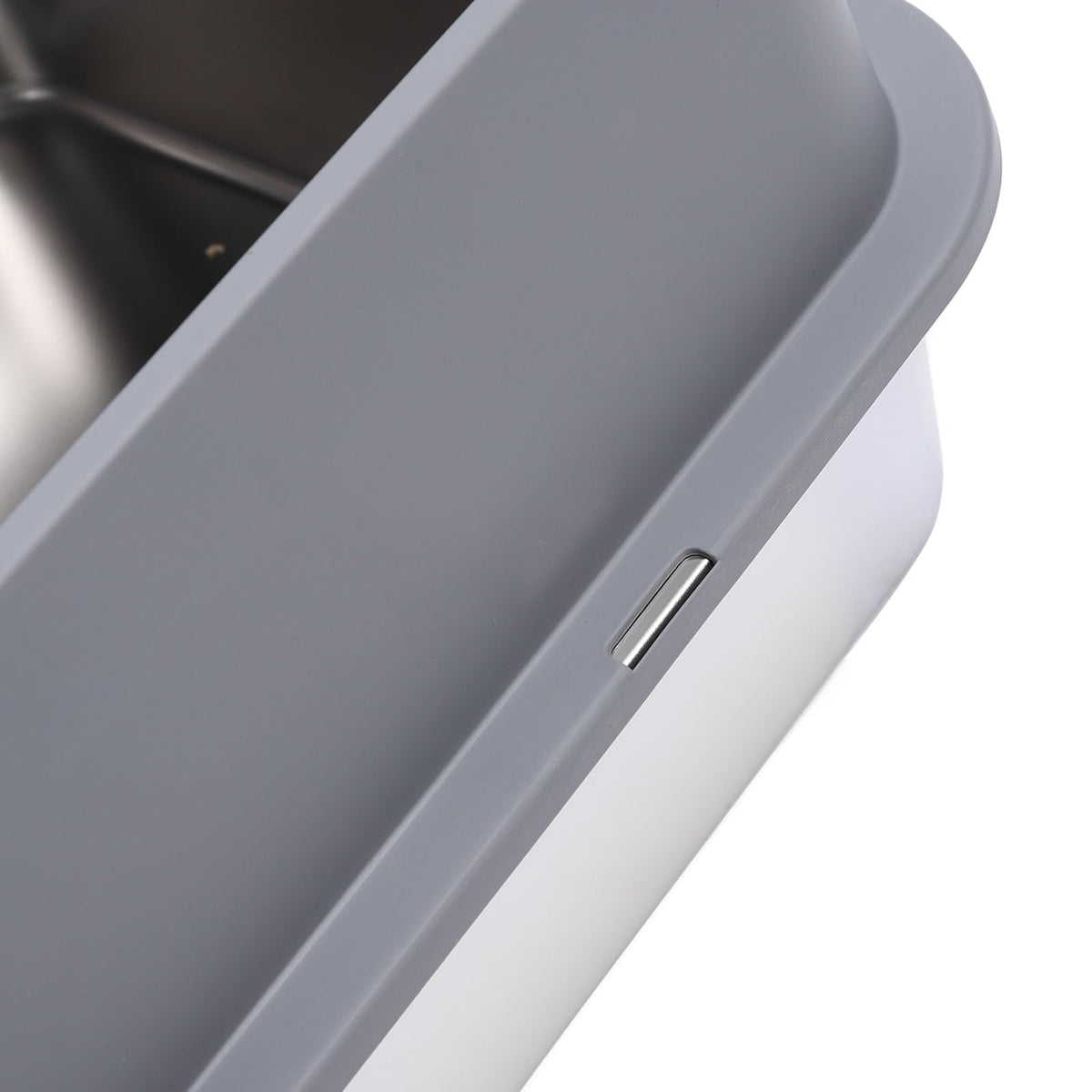 Stainless Steel Enclosed Cat Litter Box with Lid V509