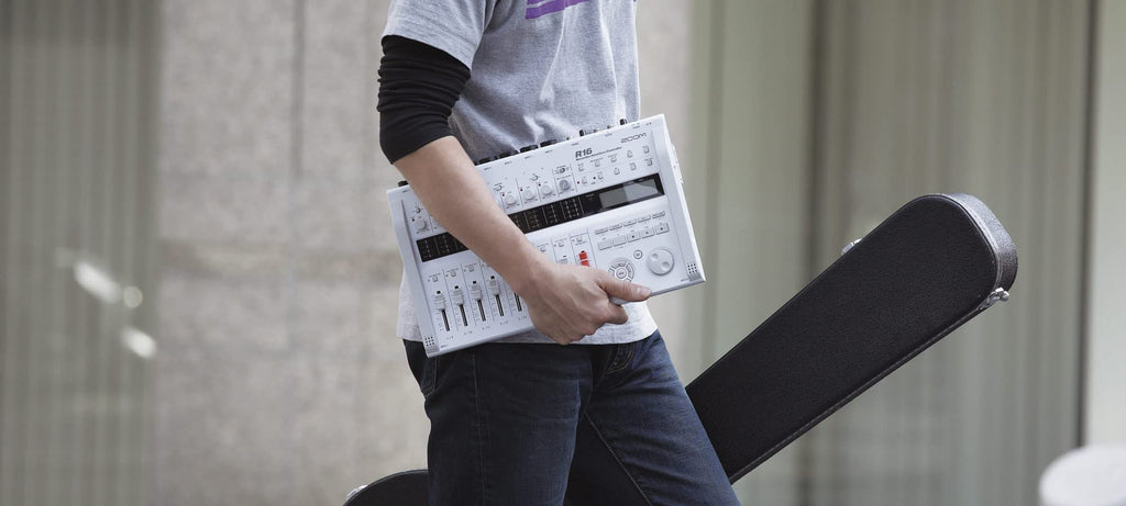 Multi-Track Tabletop Recorder with 8 XLR Combo Inputs J7003