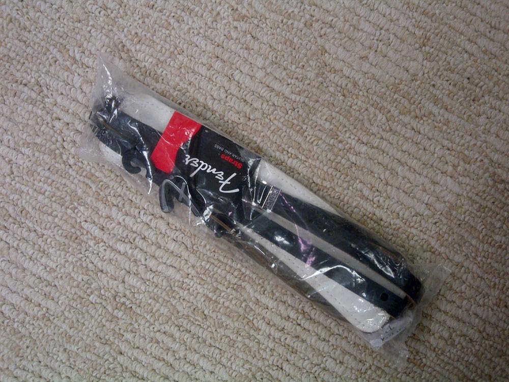 Black Leather Guitar Strap K3340