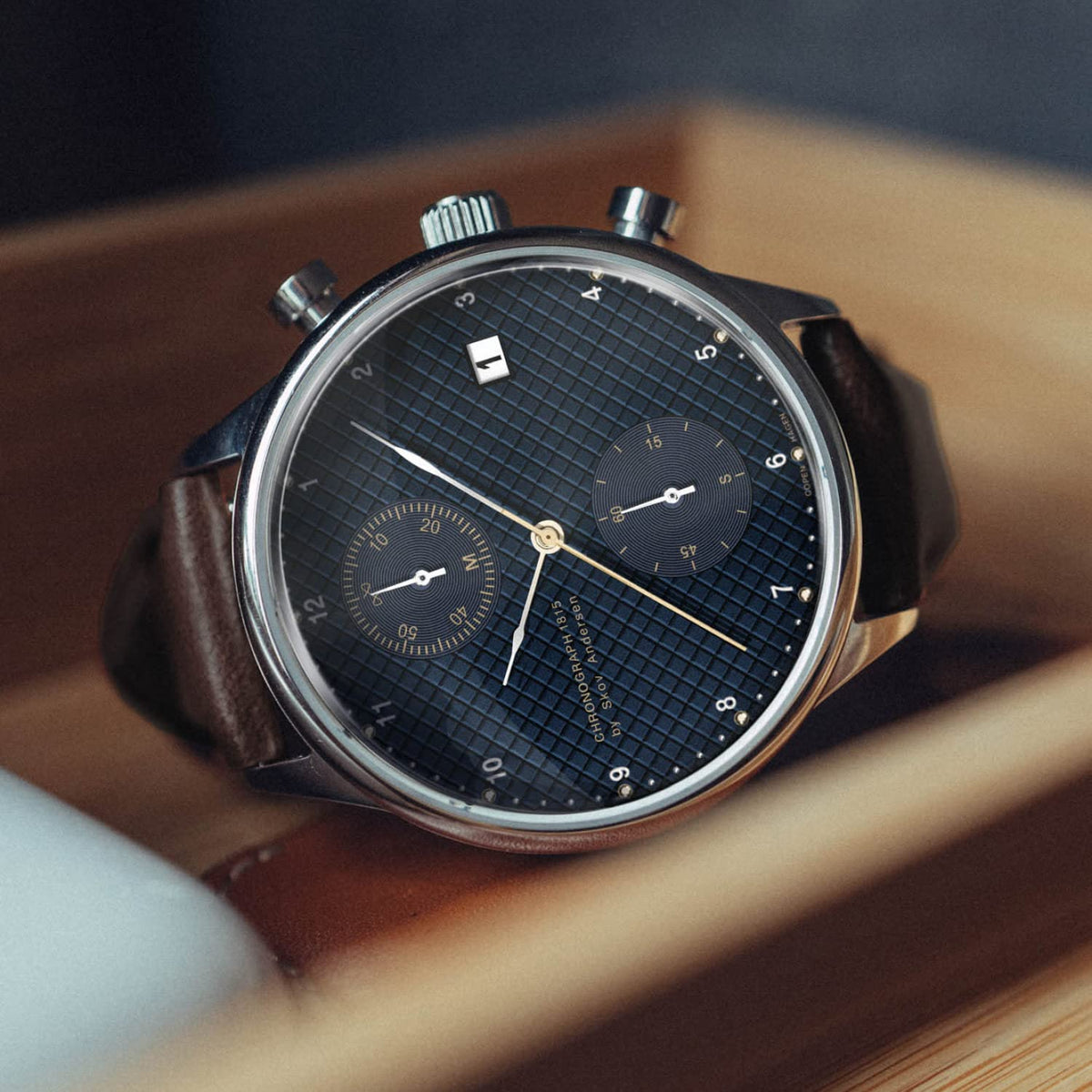 Mens Stainless Steel Analog Waterproof Watch B81940