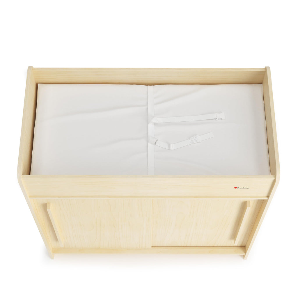 Daycare Changing Table with Built-in Shelving Y81695