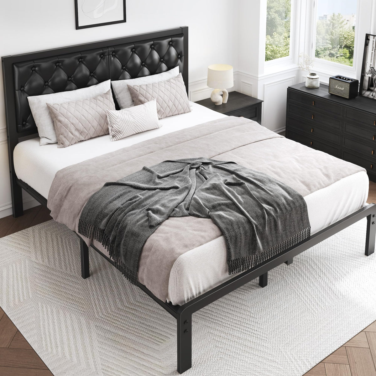 Queen Upholstered Button Tufted Bed Frame with Storage I960